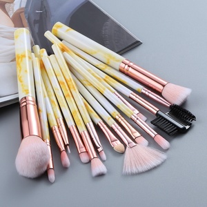Meakup Fournisseur De Noël Fait Main En Plastique Mélangeur Sans Cruauté 15 Pièces Maquillage Brosse Ensemble - Product Image 6