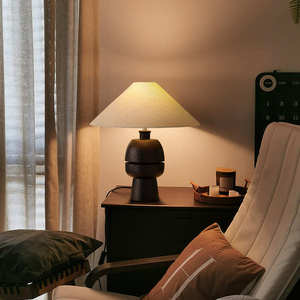 Lámpara de mesa estilo francés vintage, madera maciza, bombilla LED E26, control de interruptor para dormitorio o estudio - Product Image 3