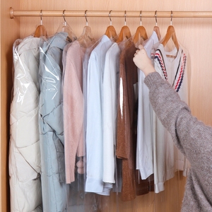 <span class=keywords><strong>Housse</strong></span> de canapé pour vêtements ménagers, sac de rangement Transparent pour accrocher sur la poitrine, sac <span class=keywords><strong>sous</strong></span> <span class=keywords><strong>vide</strong></span> pour vêtements - Product Image 2