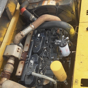 Vente flash : Excavatrice sur chenilles d'occasion Cat 320B, bien entretenue, pour travaux de terrassement et projets de construction lourde. - Product Image 5