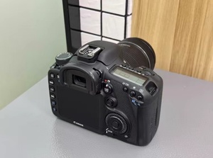 Appareil <span class=keywords><strong>photo</strong></span> numérique reflex professionnel <span class=keywords><strong>Canon</strong></span> EOS 7D Mark II avec objectif 18-135mm, format APS-C, vente en gros - Product Image 3