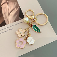 Porte-clés fleur de cerisier coréenne Sakura en émail pastel avec perle, pour femmes et filles, breloque de sac, pendentif de sac à dos, cadeau