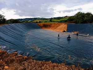 Géomembranes HDPE 1,0 mm 1,5 mm pour bassins, prix, pour revêtements de bassins de golf, lacs et exploitation vinicole - Product Image 4