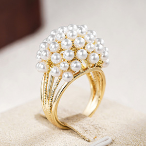 Anello Vintage con Design a Bouquet di Fiori, Anello Classico da Donna - Product Image 1