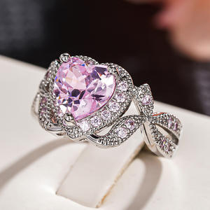 Anello a forma di cuore con strass di cristallo T0959 per donna, gioiello regalo, fascia in lega, pezzo di moda. - Product Image 3