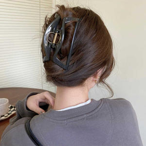 Para el Cabello <span class=keywords><strong>Moda</strong></span> 2023 nuovo Design acrilico squalo capelli artiglio Clip <span class=keywords><strong>Moda</strong></span> grande Clip di capelli artiglio per le donne - Product Image 3