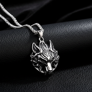 Colgante de Escudo Vikingo Yunnique, Acero Inoxidable 316L, Tallado en 3D, Resistente al Agua, Textura Vintage, Hipoalergénico, Duradero, para Hombre - Product Image 1