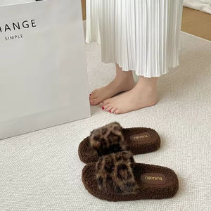 Nouveau style 2025, mode intérieure, imprimé léopard, fourrure moelleuse explosive, style épais pour femmes, toutes saisons, pour l'extérieur - Product Image 3