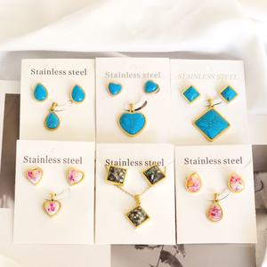 Ensemble de bijoux de haute qualité et pas cher, collier et boucles d'oreilles en acier inoxydable plaqué or, pendentif papillon pour femmes - Product Image 4