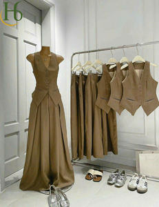 Ensemble pantalon droit et gilet uni marron pour femme, col en V, mélange coton/lin respirant, coupe classique, élégant pour le bureau ou décontracté - Product Image 2