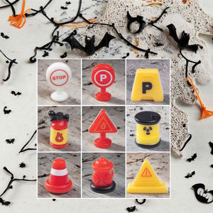 Resina Reconocimiento de Seguridad para Niños Advertencia Extintor de Boca de Incendio Cono de Carretera <span class=keywords><strong>Motosierra</strong></span> Protección de Parada Tablero de Señal de Tráfico Juguete para Niños - Product Image 1