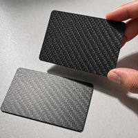 Carte de visite personnalisée en fibre de carbone NFC 13,56 MHz avec impression sérigraphique pour le partage de contact, conception DIY et usage professionnel