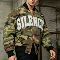 Blouson Bomber Homme Personnalisé Camouflage Brodé Clouté avec Patchs, Fermeture Éclair, Poignets et Ourlet Côtelés, Style Streetwear Vintage