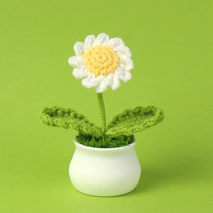 Vente en gros de marguerites artificielles tricotées à la main plantes en pot fleurs simulées au crochet pour ornement de bureau ou de voiture - Product Image 3