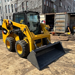 รถตักล้อยาง CAT 246D3 สีเหลือง พร้อมอุปกรณ์ตักดิน เครื่องยนต์ เกียร์ ปั๊ม และมอเตอร์ - Product Image 5