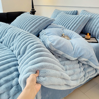 Parure de lit de luxe hiver douillet 4 pièces en flanelle rayée polaire, comprenant couette moelleuse, housse de couette, couvre-lit, drap plat et taies d'oreiller