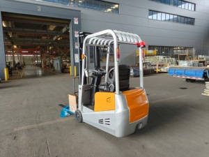 Cross-border Three-point <strong>1</strong>-<strong>ton</strong> Small Three-wheeled <strong>Electric</strong> <strong>Forklift</strong> with No-leg Balancing Weight-type <strong>Electric</strong> <strong>Forklift</strong> - Product Image 4