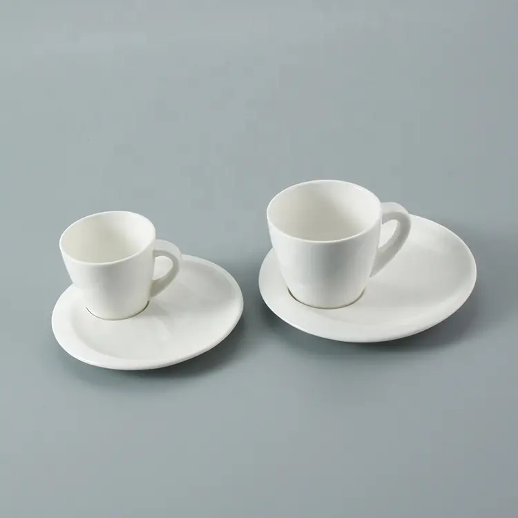 Tasses de café en porcelaine blanche, vente en gros, économique, en céramique simple, tasses et assiettes à collation, soucoupes