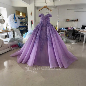 Robe de soirée longue en organza violet, style robe de bal, avec traîne chapelle, broderies florales appliquées, perles et dentelle de cristal Lsany24 - Product Image 4