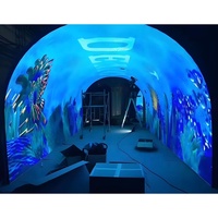 Pantalla LED flexible de color completo con panel curvable y unión sin costuras para exhibiciones comerciales con formas especiales.