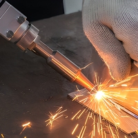 Torche de soudage laser à fibre portative 500W, taille de spot réglable, mode oscillation, tête de soudeuse portable pour la fabrication métallique