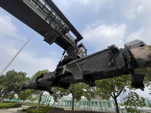 Manipulador de Contenedores Usado de 45 Toneladas, Apilador de Alcance Fantuzzi CS45KM de Segunda Mano, Máquina de Manipulación de Contenedores Pesados de Alta Calidad - Product Image 5