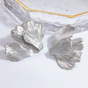 Pendientes de mariposa de acero inoxidable con baño de oro de 18 quilates y engaste de bisel para fiesta, joyería de moda, pendientes para mujer - Product Image 2