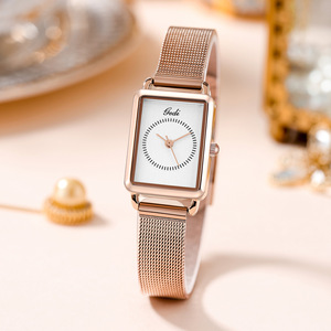 Reloj elegante para mujer con esfera rectangular, estilo retro, correa de malla de acero inoxidable, pequeño, resistente al agua, reloj de cuarzo. - Product Image 2