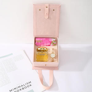 Set de Regalo Creativo de Marca OEM para el Día de la Madre, Tanabata o San Valentín para Mujer, Caja de Regalo Dorada de Lujo Ligero con Bufanda y Perfume - Product Image 3