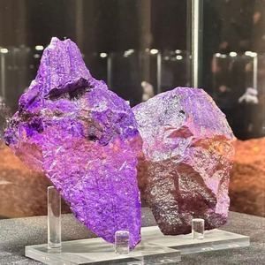 Produtos Espirituais Premium: Pedras Brutas Naturais de Sugilita Roxa Escura para Cura, Gemas Brutas Domésticas à Venda - Product Image 3