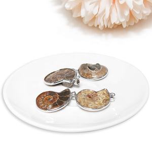 Vente en gros pendentif en forme d'escargot en pierre naturelle pendentif en coquille de conque d'océan pour femmes hommes collier en spirale d'ammonite - Product Image 4