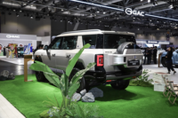Nouveau SUV tout-terrain BYD DENZA B8 RHD 2026, 6 places, PHEV automatique, Euro VI, R19, intérieur sombre, véhicule à conduite intelligente