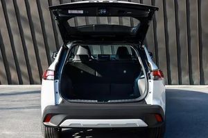Corolla Cross SUV à faible consommation de carburant, régulateur de température automatique, compatible avec les conditions commerciales FCA pour les acheteurs mondiaux de véhicules à conduite à gauche - Product Image 6