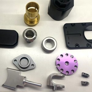 เพลาใบพัดชิ้นส่วนหล่อขึ้นรูปด้วยเครื่อง CNC ความแม่นยำสูง เหมาะสำหรับเครื่องยนต์เบนซิน 130 แผ่นโลหะไทเทเนียม แหวนรองตกแต่งเก้ารู - Product Image 3