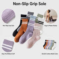 Chaussettes de yoga antidérapantes mi-mollet pour femmes, chaussettes de sport en coton côtelé avec semelles antidérapantes en tricot extensible, chaussettes de Pilates, logo personnalisé OEM ODM