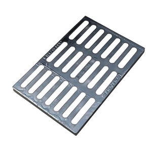 Grilles d'égout et couvercles de drainage en fonte ductile, personnalisables et directement de l'usine, adaptés aux routes extérieures et aux parkings. - Product Image 1