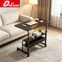 Table d'ordinateur mobile B2B avec surface en bois, structure métallique et étagères de rangement sous le bureau