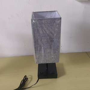 Lampada da Tavolo Moderna Quadrata <span class=keywords><strong>in</strong></span> Tessuto con Dimmer Touch e Doppie Prese AC - Luce Notturna per Camera da Letto, Hotel, Ufficio - Product Image 3