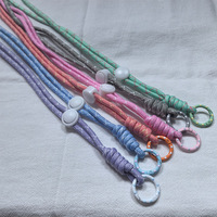 Dragonne de téléphone créative courte tressée en nylon faite à la main, porte-clés pour étui de téléphone, sangle pour badge d'identification, dragonne multicolore pour usage quotidien