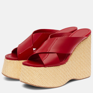 Mules à talons compensés hauts pour femmes, en cuir verni croisé, avec plateforme tressée, style escarpins à motifs en bois - Product Image 2