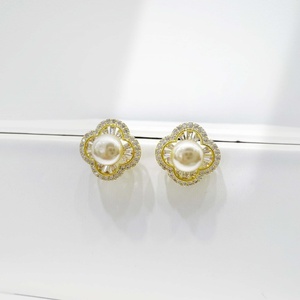 custom plata 925 sterling <b>silver</b> Flower Shape <b>Pearl</b> <b>earring</b> girls gold plated classic summer hypoallergenic clover stud <b>earrings</b> - Product Image 1
