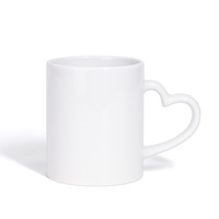 Tasse à mug avec poignée en forme de cœur et logo personnalisé en céramique de 11oz avec découpes par sublimation