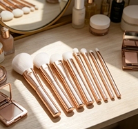 Lot de 8 pinceaux de maquillage de luxe dorés, outils cosmétiques professionnels de haute qualité, kit beauté personnalisé avec logo pour le visage