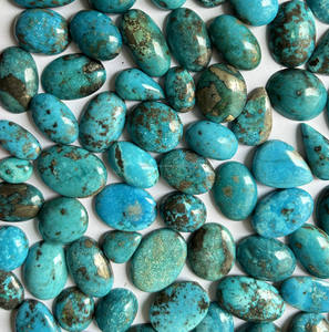 Pierres précieuses en turquoise iranienne naturelle de haute qualité, cabochons, pierres lâches, lisses, multicolores, fabriquées à la main par un designer - Product Image 4