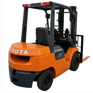 Chariot élévateur diesel Toyota d'occasion 3 tonnes, mât à deux étages, couleur orange, certifié, avec inspection vidéo pour rapport - Product Image 1
