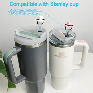 Cubierta de silicona duradera y reutilizable para pajita de vaso Stanley de 30 y 40 oz, diseño de sombrero de vaquero, bonita y protectora, para decoración de la punta de la pajita. - Product Image 4