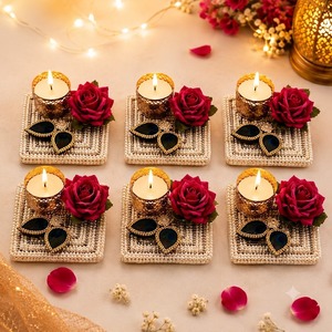 Supports de bougies carrés en métal faits à la main, écologiques, couleur or, pour mariages, Saint-Valentin, anniversaires, maison - Product Image 1