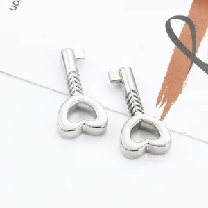 Nuevo Llavero con Candado de Acero Inoxidable con Forma de Corazón de 39x30 mm con Llave Funcional, Llegada en 2026 - Product Image 6