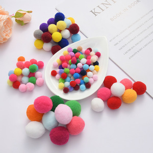 1000 Peças de Pompons Mini Macios e Fluffy de Alta Elasticidade de 1,5cm, Acessórios para Cabelo Infantil, Brinquedos Decorativos para DIY e Costura - Product Image 1