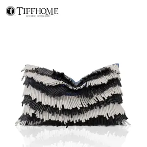 Tiff Home nouveau matériau 30*50cm housse amovible housse de coussin tissée à franges en cuir noir et blanc